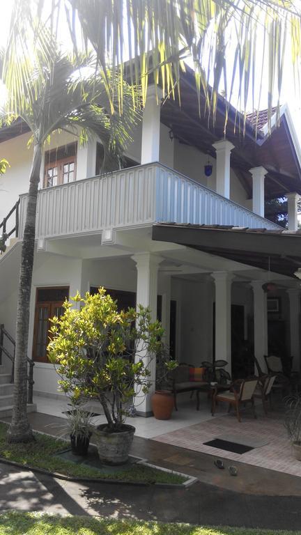 Surf Villa Hikkaduwa Ngoại thất bức ảnh