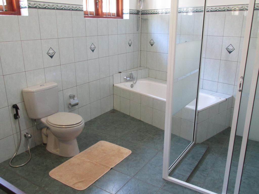 Surf Villa Hikkaduwa Ngoại thất bức ảnh