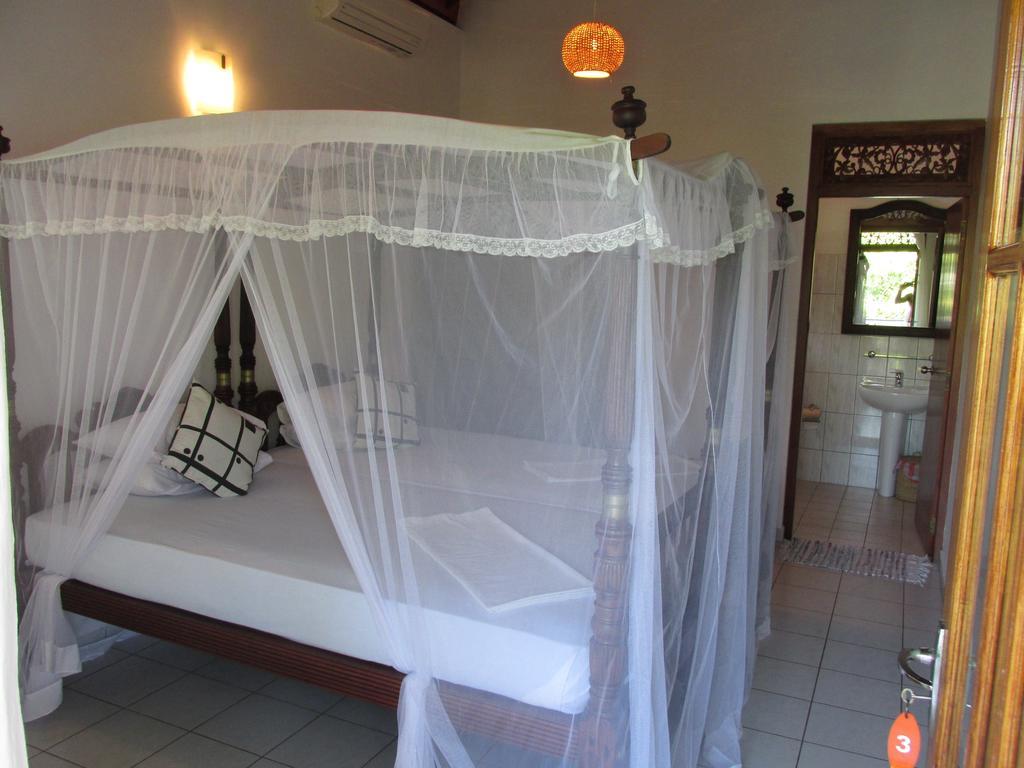 Surf Villa Hikkaduwa Ngoại thất bức ảnh