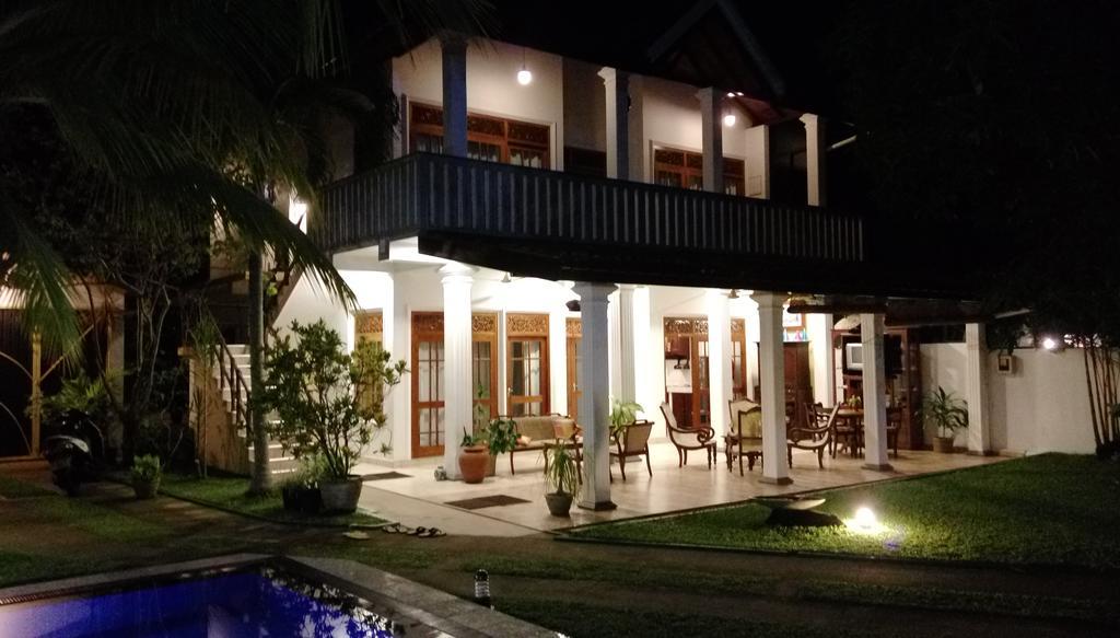 Surf Villa Hikkaduwa Ngoại thất bức ảnh