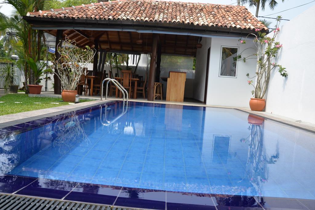 Surf Villa Hikkaduwa Ngoại thất bức ảnh