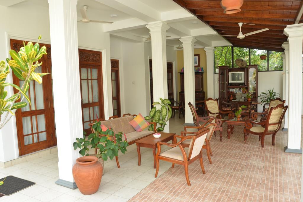 Surf Villa Hikkaduwa Ngoại thất bức ảnh