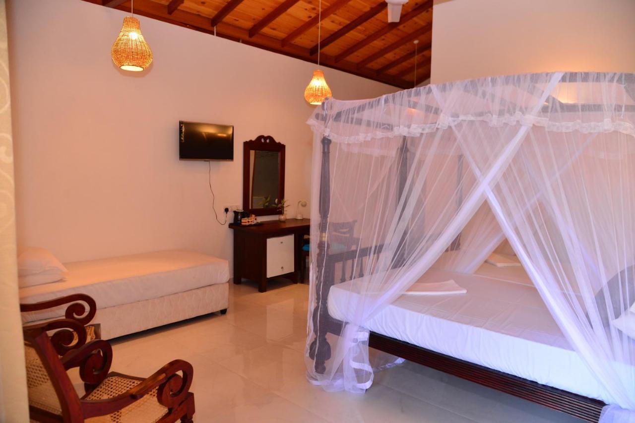 Surf Villa Hikkaduwa Ngoại thất bức ảnh