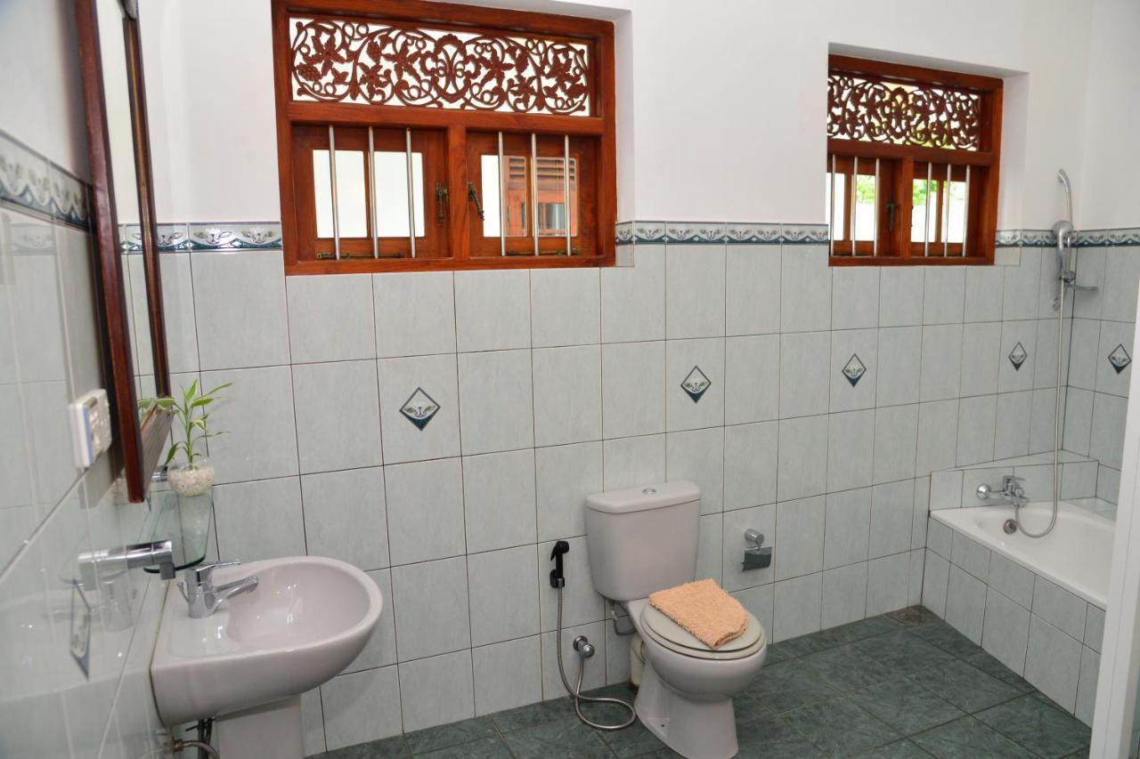 Surf Villa Hikkaduwa Ngoại thất bức ảnh