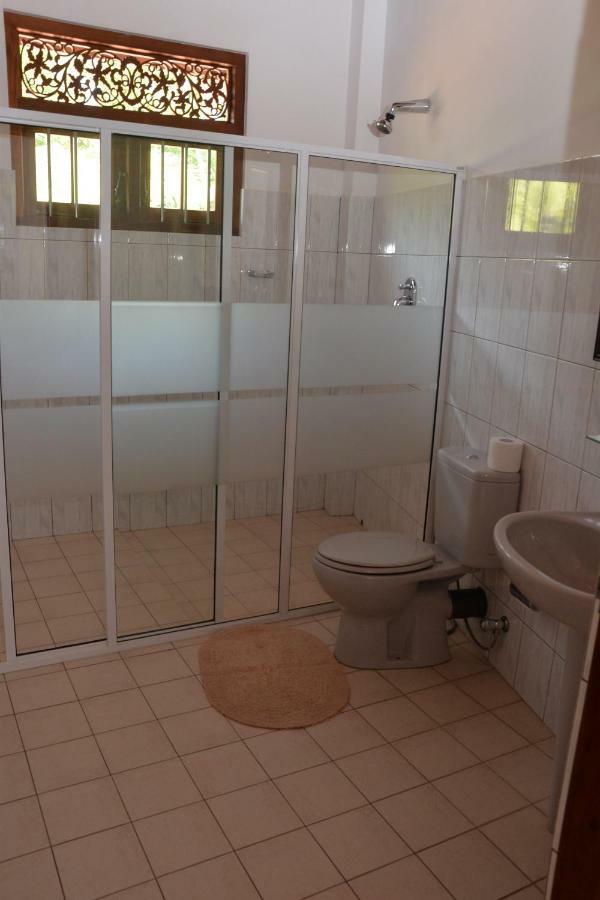 Surf Villa Hikkaduwa Ngoại thất bức ảnh