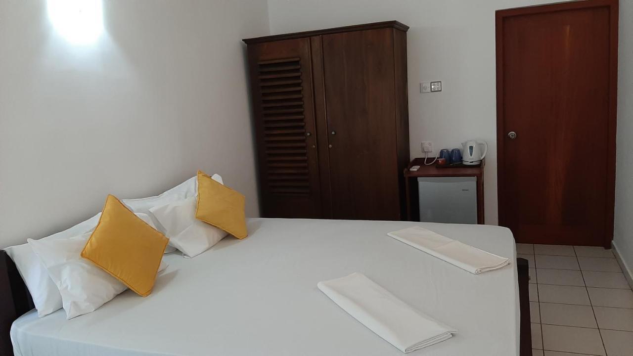 Surf Villa Hikkaduwa Ngoại thất bức ảnh